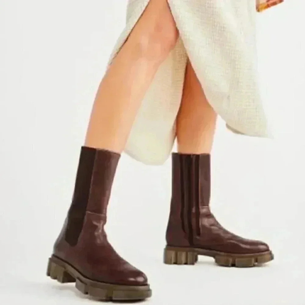 Free people women's Brooks leather Chelsea Boots women's size 8.5 - Picture 2 of 3
